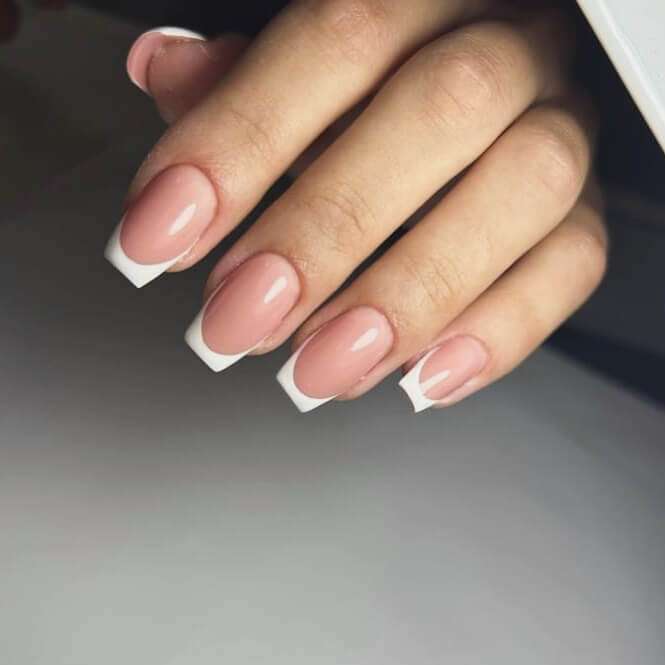 Maniküre Trends: Die heißesten Nagelfarben und Designs für diese Saison