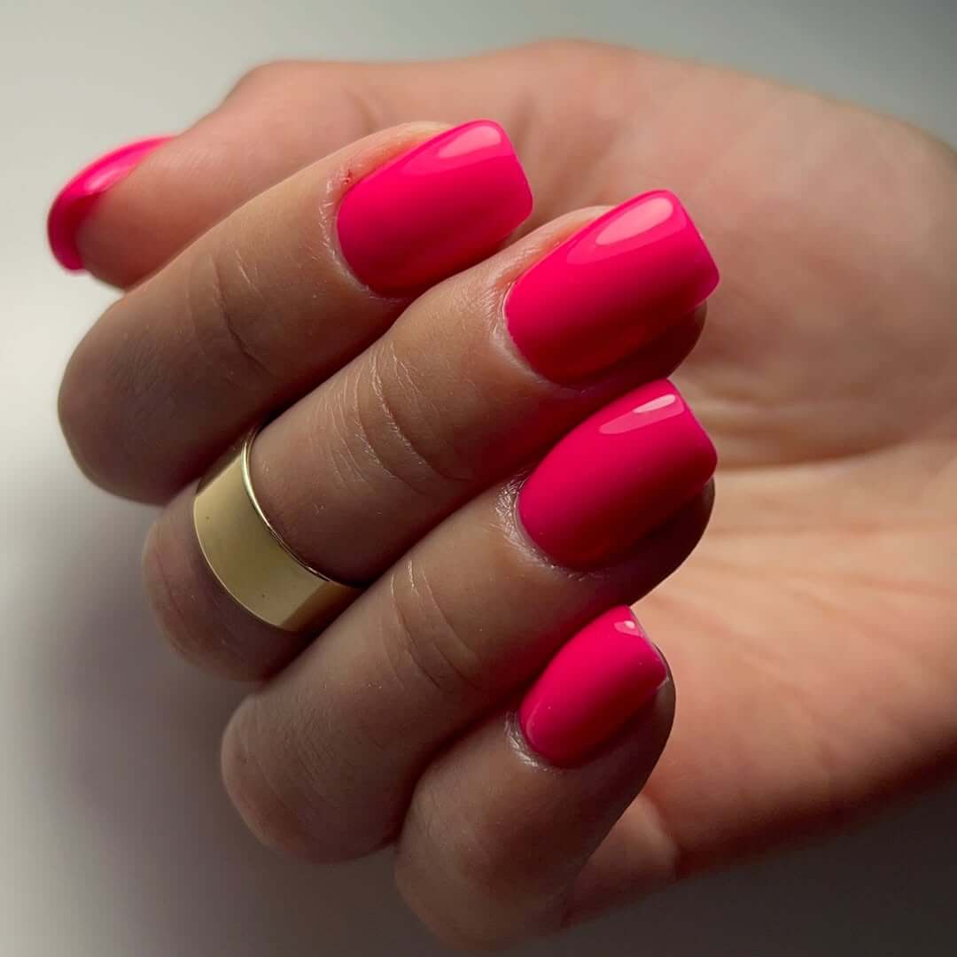 Maniküre Trends: Die heißesten Nagelfarben und Designs für diese Saison