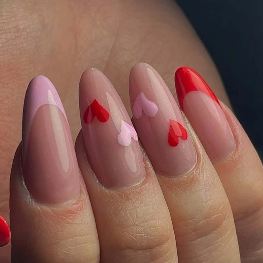 Maniküre Trends: Die heißesten Nagelfarben und Designs für diese Saison